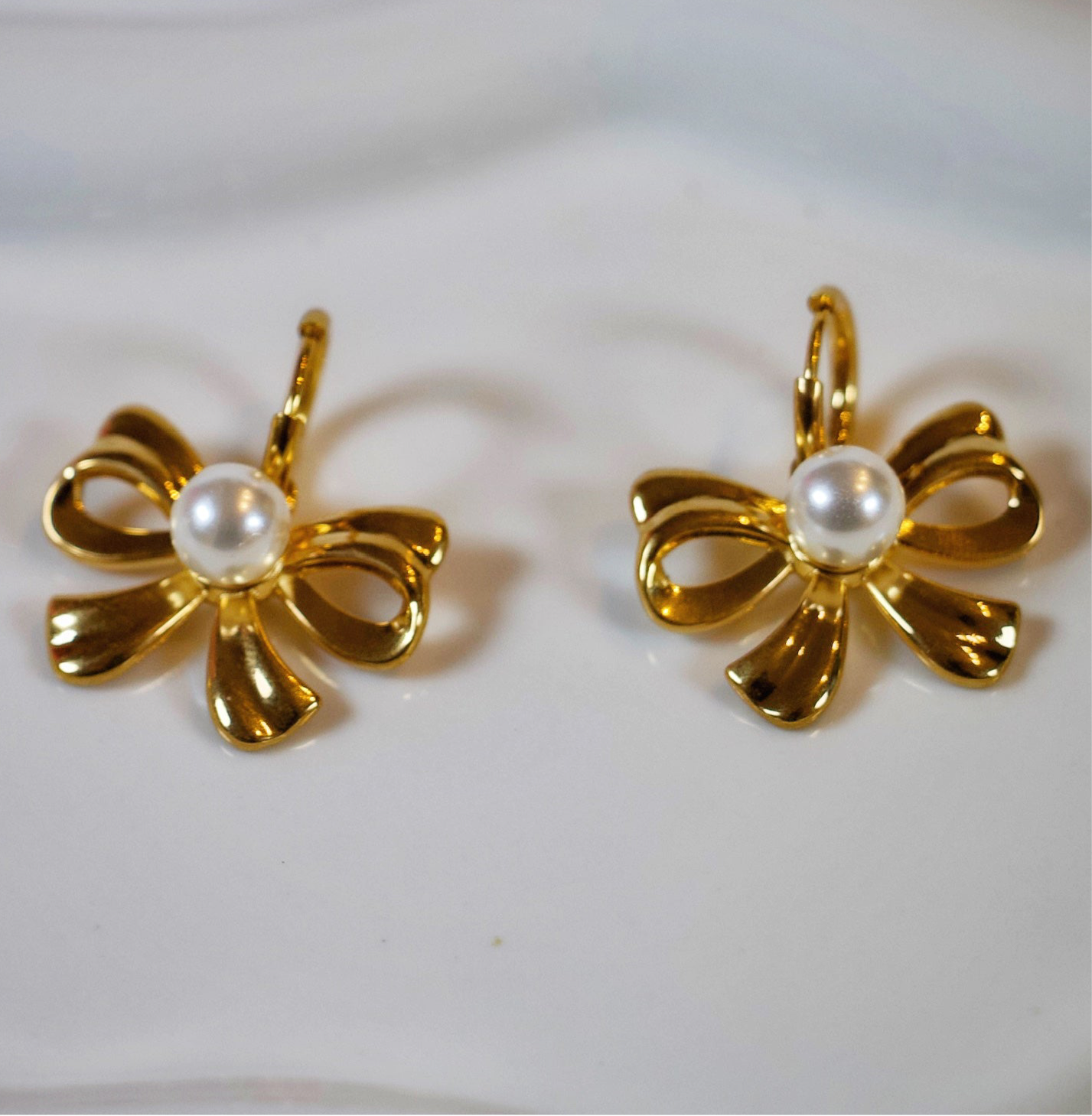 Bella Huggie Bow Earring