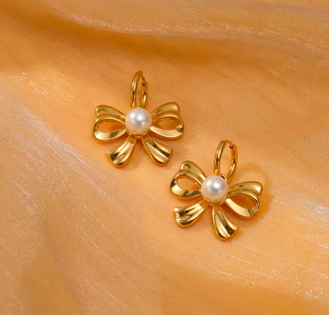 Bella Huggie Bow Earring - Adebi Brand